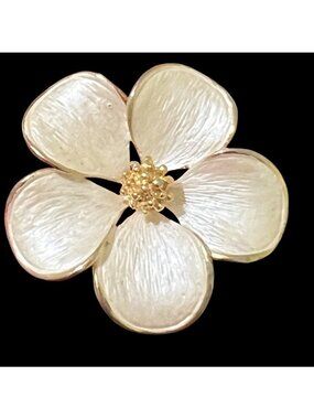 White Guilloche Enamel Flower Floral Gold Tone Costume Brooch Pin 1.58 In Vtg